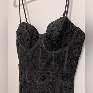 Lulu’s Black Lace Midi Dress